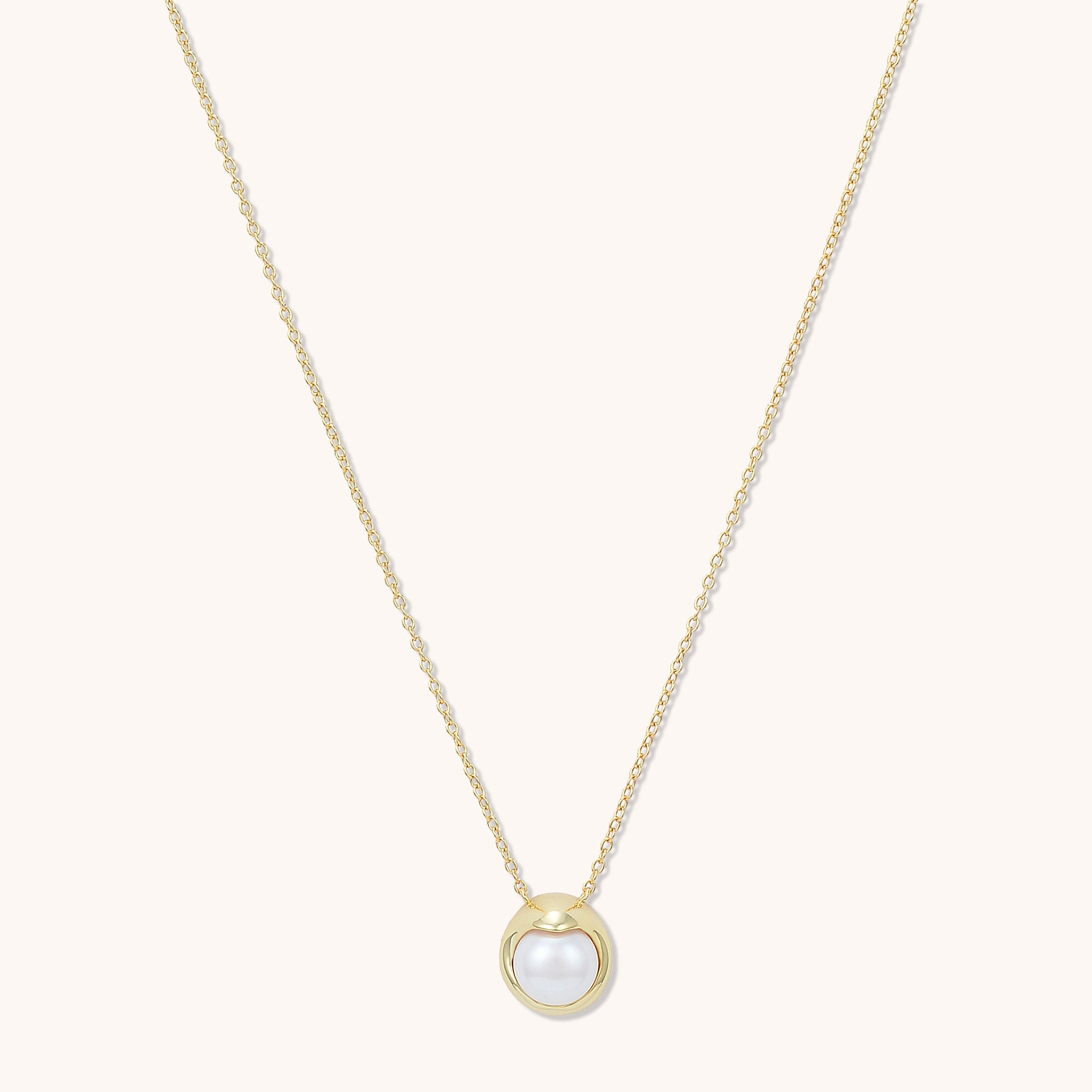 Essence Pearl Necklace Gold